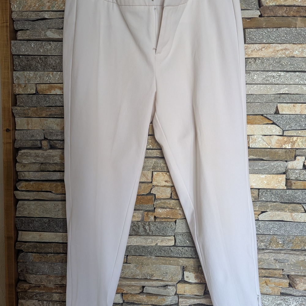 Elegant Cream Capris, Size 12
